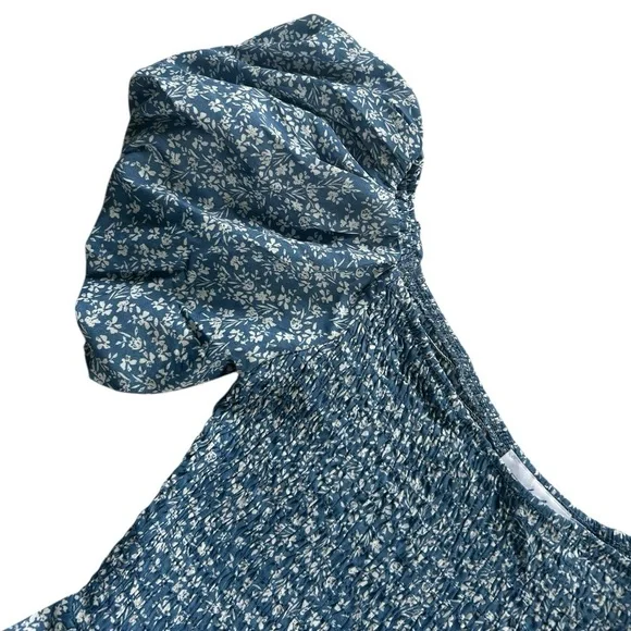 Petal & Pup Smocked Tiered Puff Sleeve Floral Blue White Mini Dress Size 8 - Picture 5 of 11